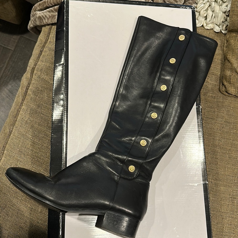Nine West black boots with gold details. Real leather in good condition